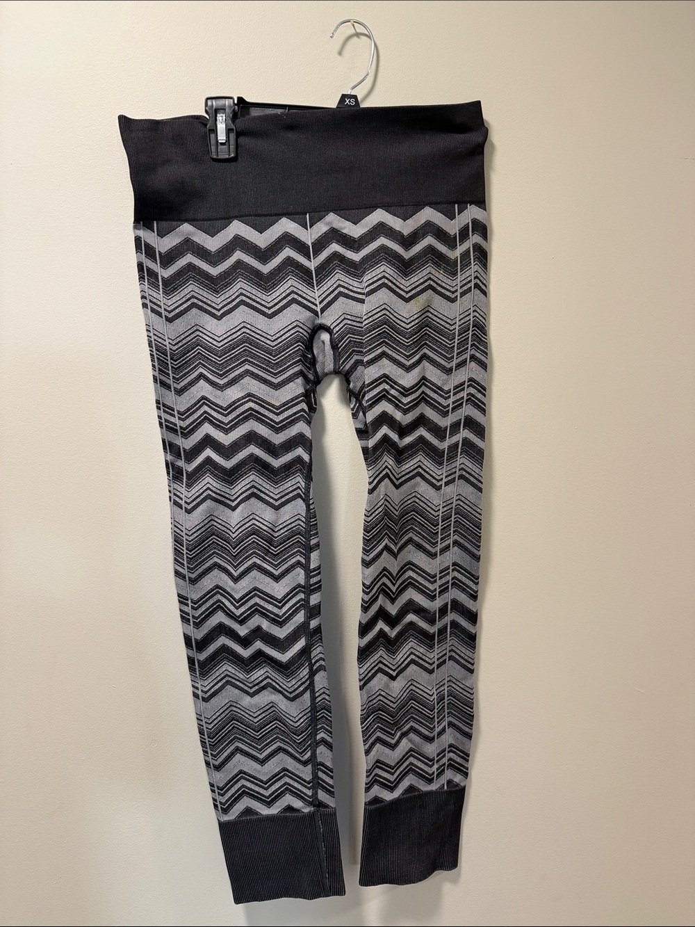 lululemon athletica Kids Black and Gray Chevron Leggings